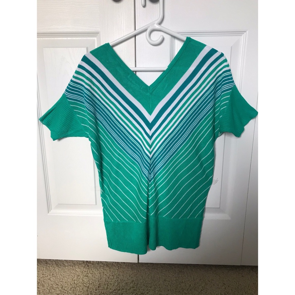 New York & Company Green Sweater Size M